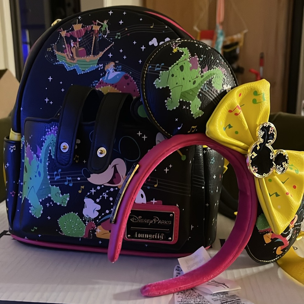 Disney Electrical Parade Backpack & Ears - Picture 5 of 6